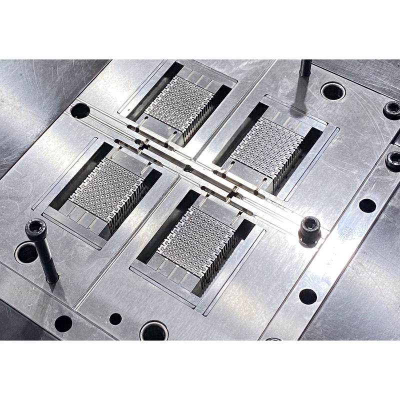 ¿Cómo se fabrican esas luces LED perfectamente brillantes utilizando un molde reflector de espejo LED de plástico de precisión?